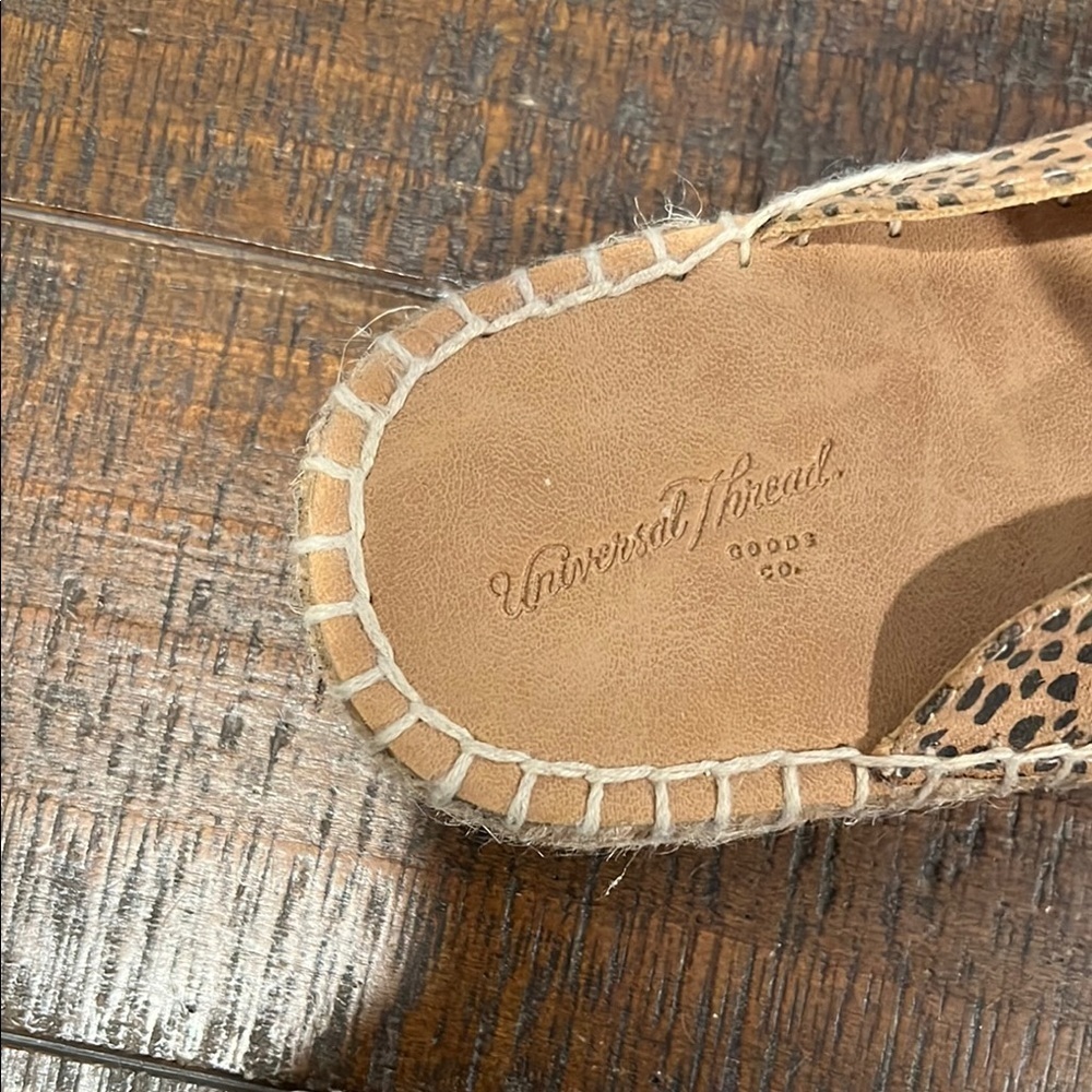Universal Thread Animal Print Espadrilles NWOT - Picture 2 of 3